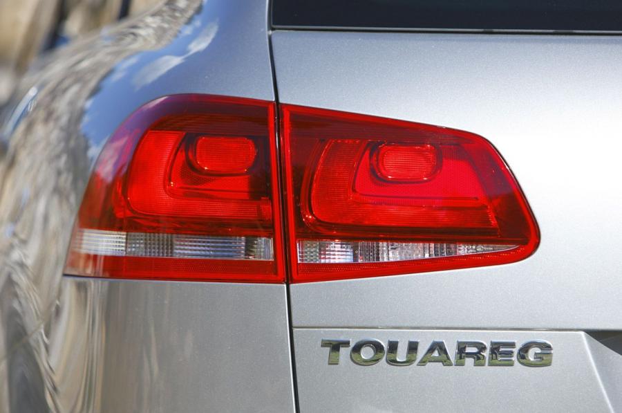  Volkswagen Touareg Hybrid 2011 года  (фото 31 из 49)